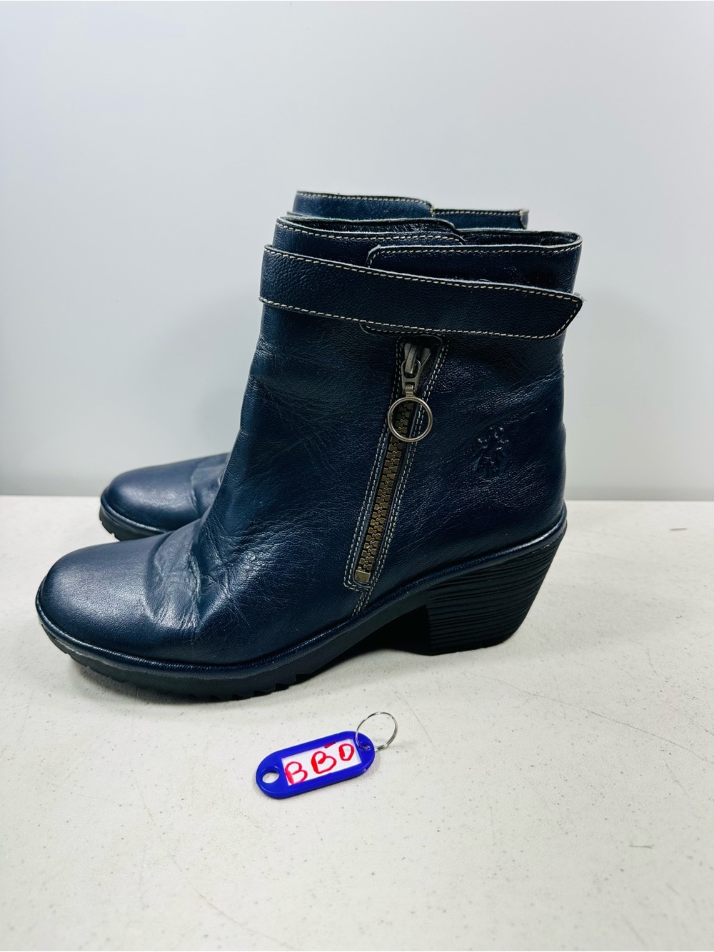 Fly London women's ankle boots size 39-8